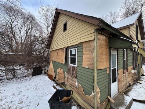 4667 Avery Avenue Cleveland OH 44127