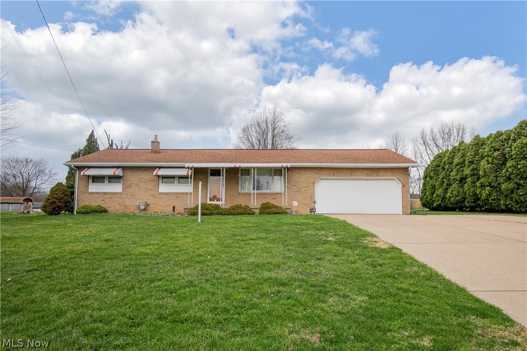 6231 Howland Street Louisville OH 44641