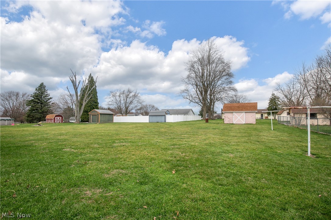 6231 Howland Street Louisville OH 44641