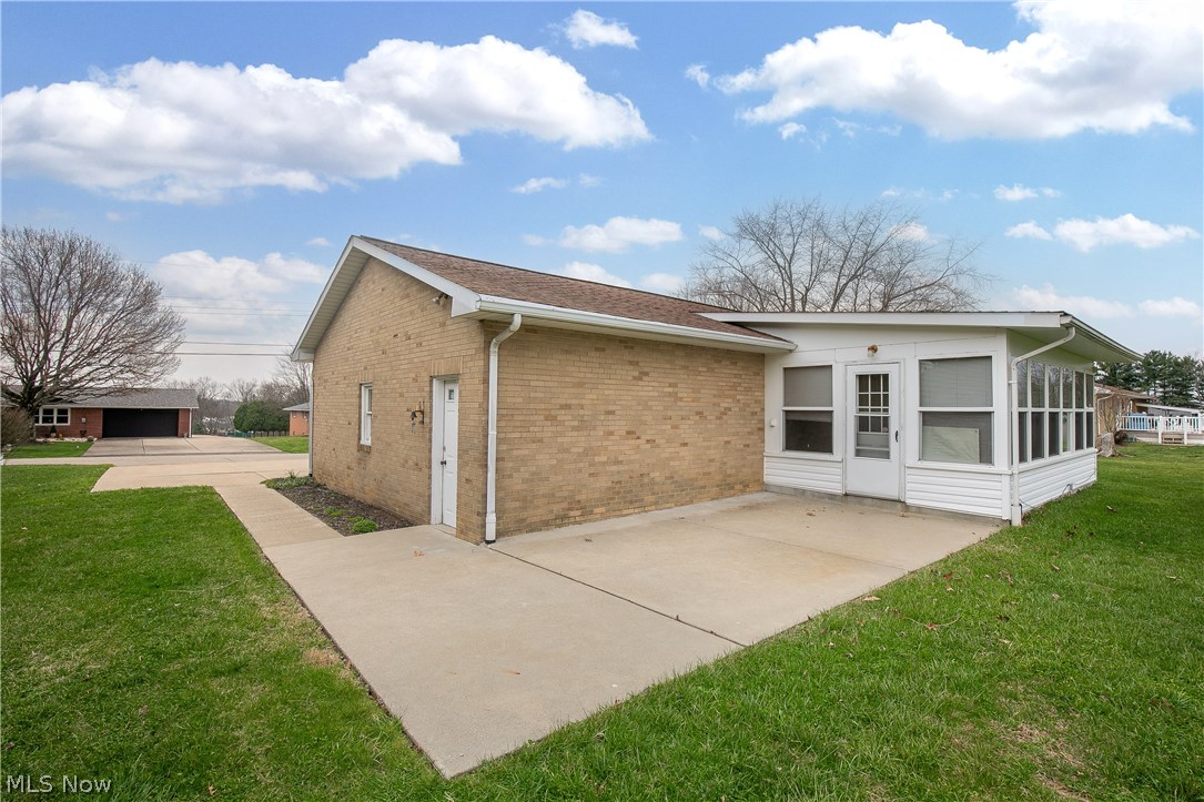 6231 Howland Street Louisville OH 44641