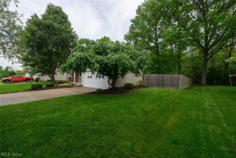 6169 Shipslanding Avenue NW Canton OH 44718