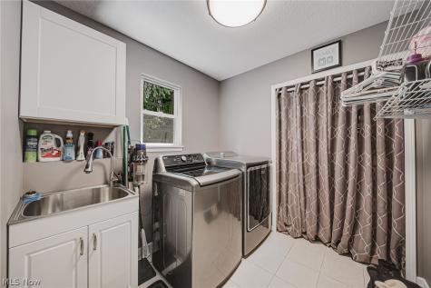 5862 Trystin Tree Medina OH 44256