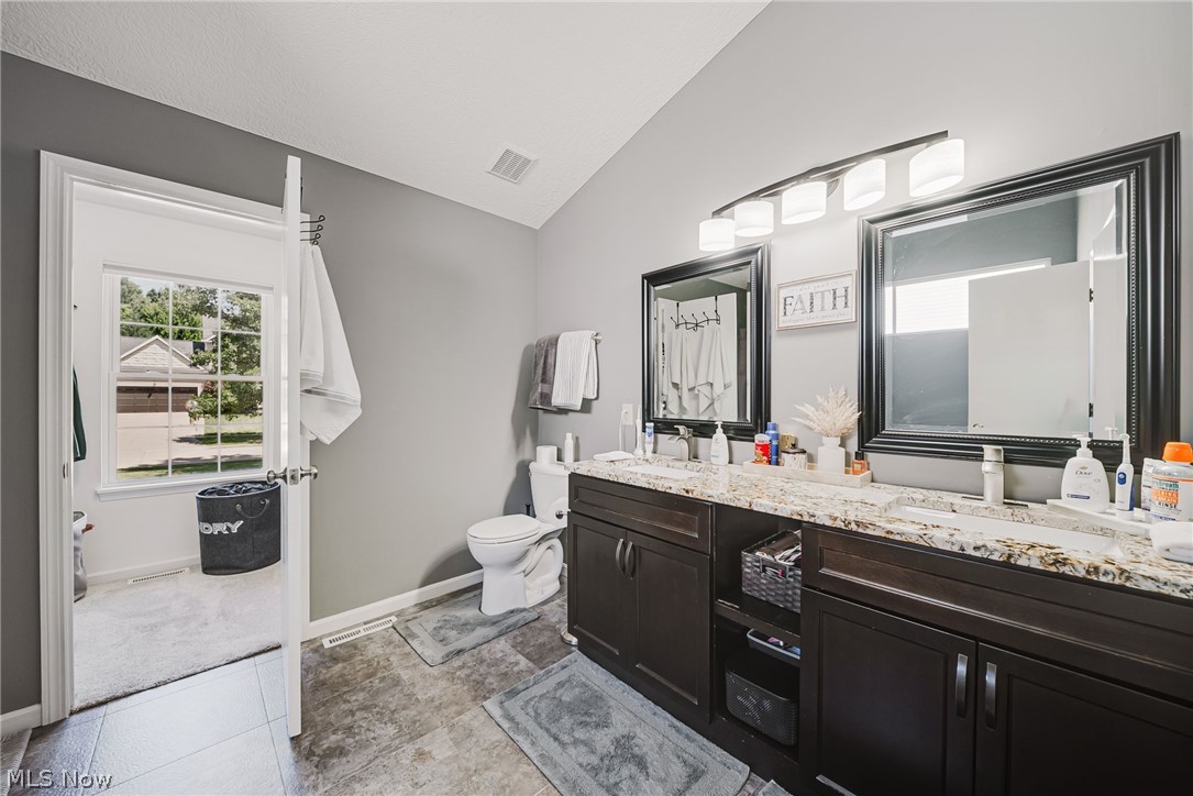 5862 Trystin Tree Medina OH 44256