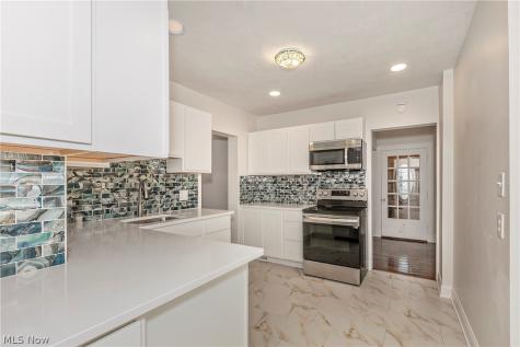 2092 Hampstead Road Cleveland Heights OH 44118