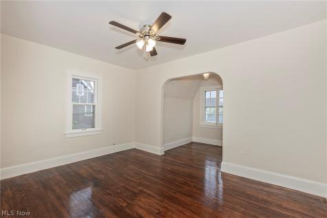 2092 Hampstead Road Cleveland Heights OH 44118