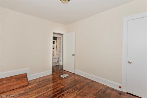 2092 Hampstead Road Cleveland Heights OH 44118