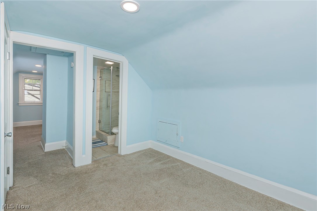 2092 Hampstead Road Cleveland Heights OH 44118