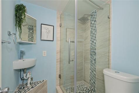 2092 Hampstead Road Cleveland Heights OH 44118