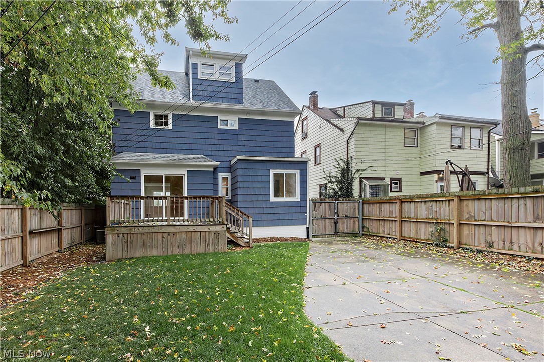 2092 Hampstead Road Cleveland Heights OH 44118