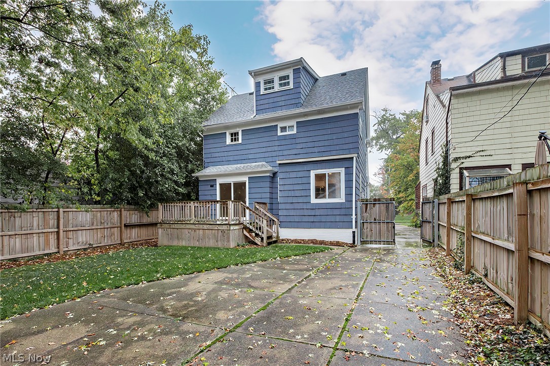 2092 Hampstead Road Cleveland Heights OH 44118