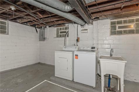 2092 Hampstead Road Cleveland Heights OH 44118