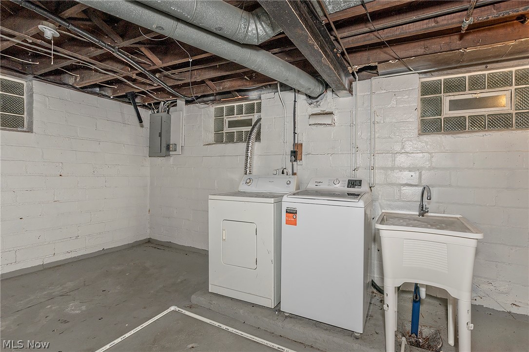 2092 Hampstead Road Cleveland Heights OH 44118