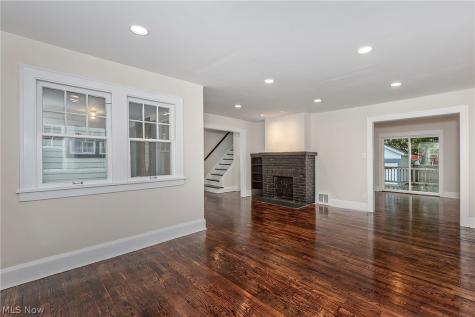 2092 Hampstead Road Cleveland Heights OH 44118