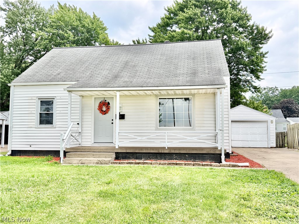 752 Laird Avenue NE Warren OH 44483