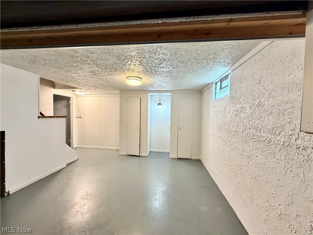 752 Laird Avenue NE Warren OH 44483