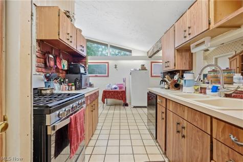 110 E 252nd Street Euclid OH 44132