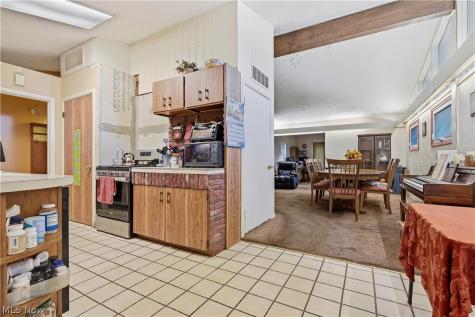 110 E 252nd Street Euclid OH 44132