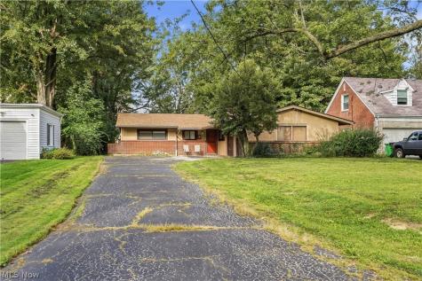 110 E 252nd Street Euclid OH 44132