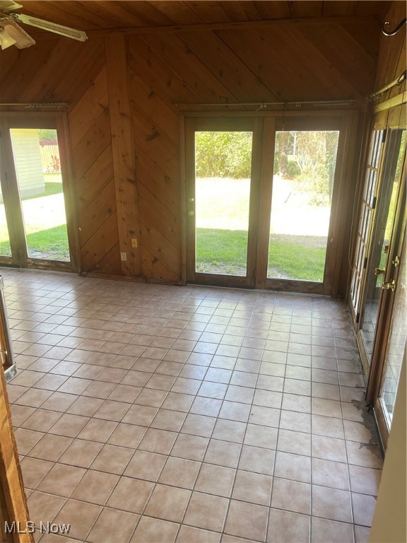 1166 Raymond Street NW Warren OH 44485