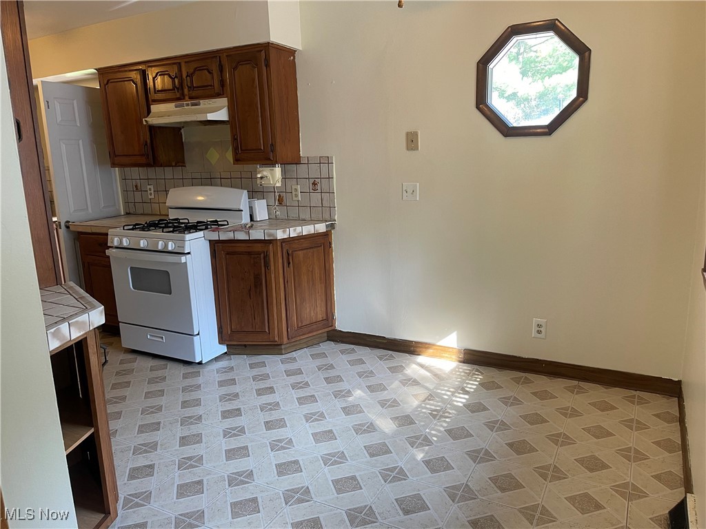1166 Raymond Street NW Warren OH 44485