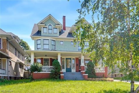 1463 E 105th Street Cleveland OH 44106
