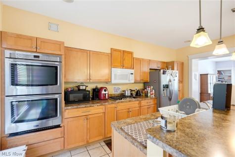 1463 E 105th Street Cleveland OH 44106