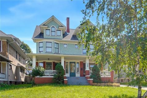 1463 E 105th Street Cleveland OH 44106