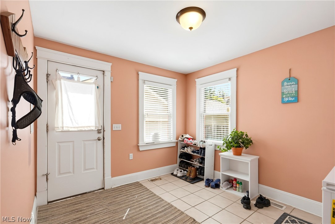1463 E 105th Street Cleveland OH 44106