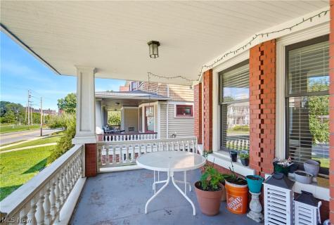 1463 E 105th Street Cleveland OH 44106