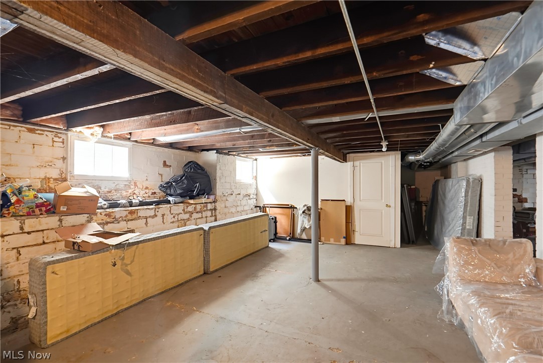 1463 E 105th Street Cleveland OH 44106