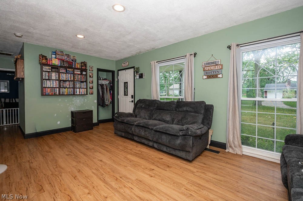 1572 Merle Road Salem OH 44460