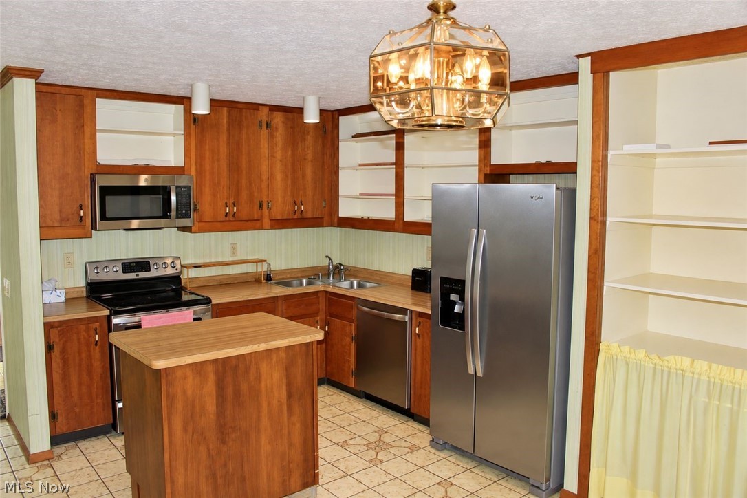 10816 Meadowgrass Road Strongsville OH 44149