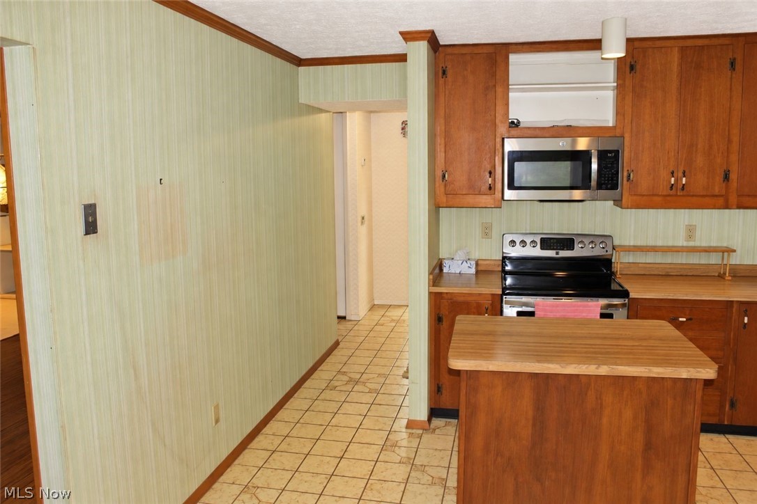 10816 Meadowgrass Road Strongsville OH 44149