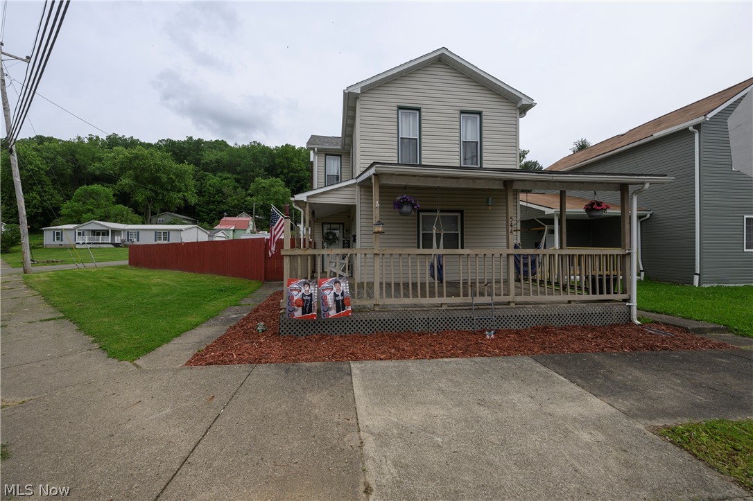 544 E High Street Uhrichsville OH 44683