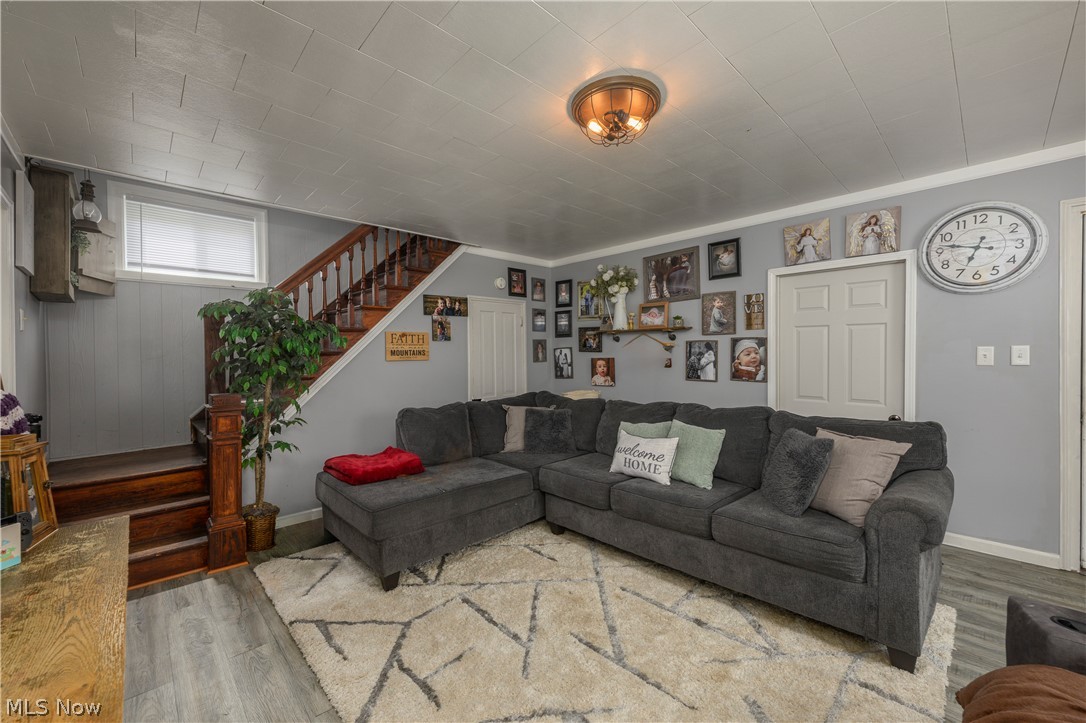 544 E High Street Uhrichsville OH 44683
