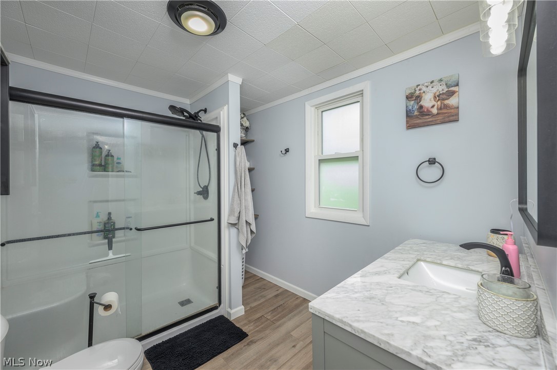 544 E High Street Uhrichsville OH 44683
