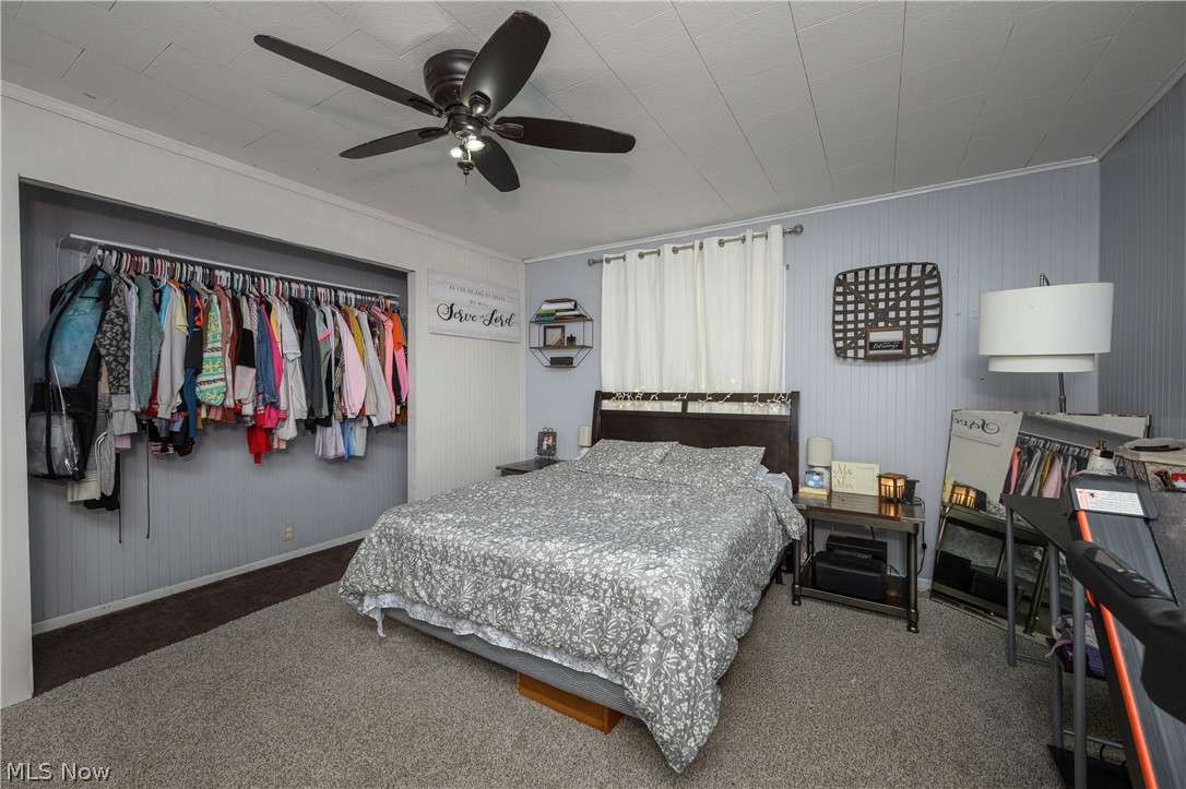 544 E High Street Uhrichsville OH 44683