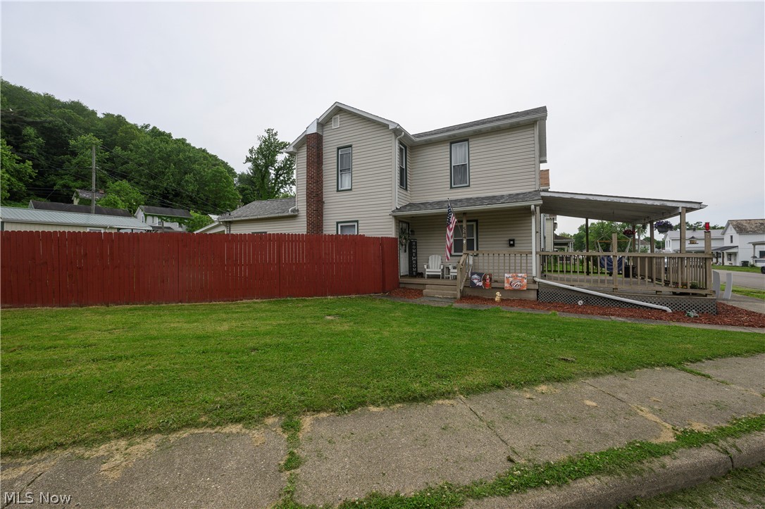 544 E High Street Uhrichsville OH 44683