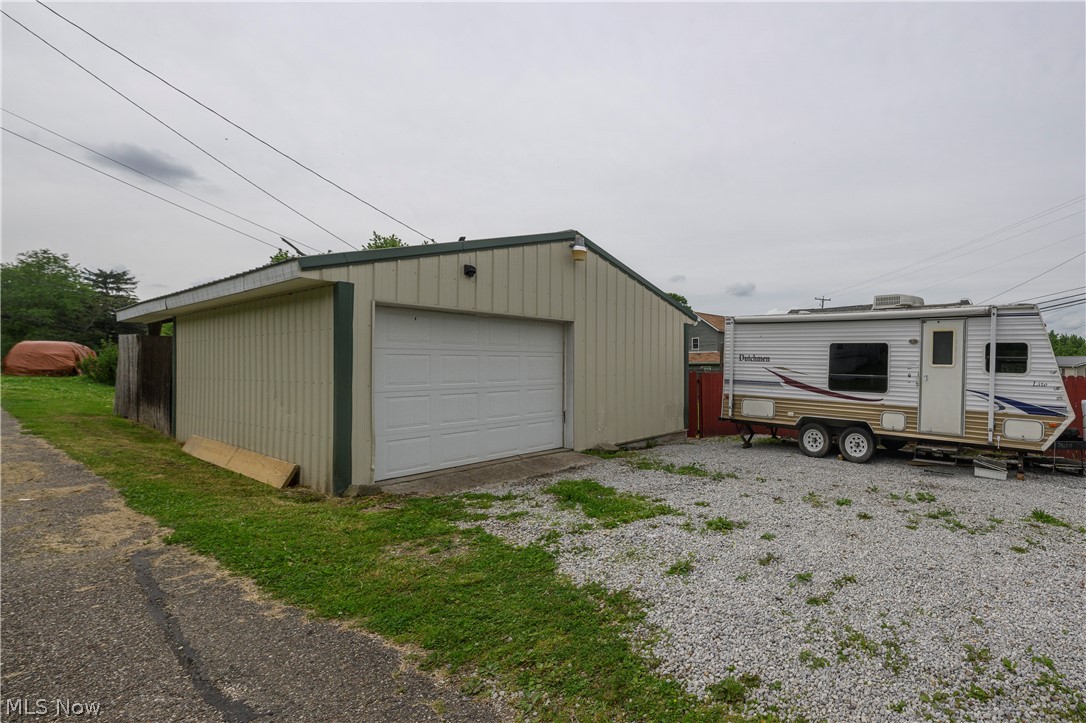 544 E High Street Uhrichsville OH 44683
