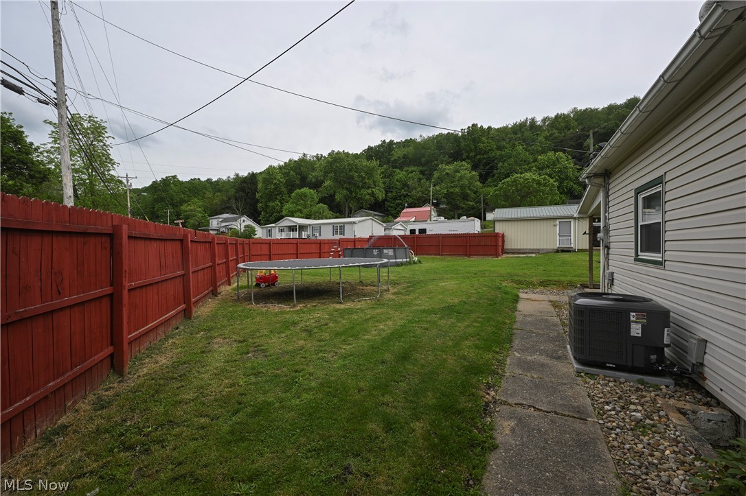 544 E High Street Uhrichsville OH 44683