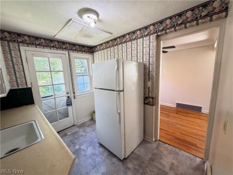 335 E 250th Street Euclid OH 44132