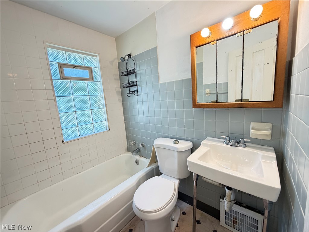 335 E 250th Street Euclid OH 44132