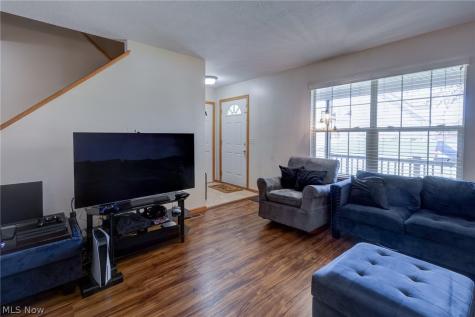 6107 Sky Ridge Avenue NE Louisville OH 44641
