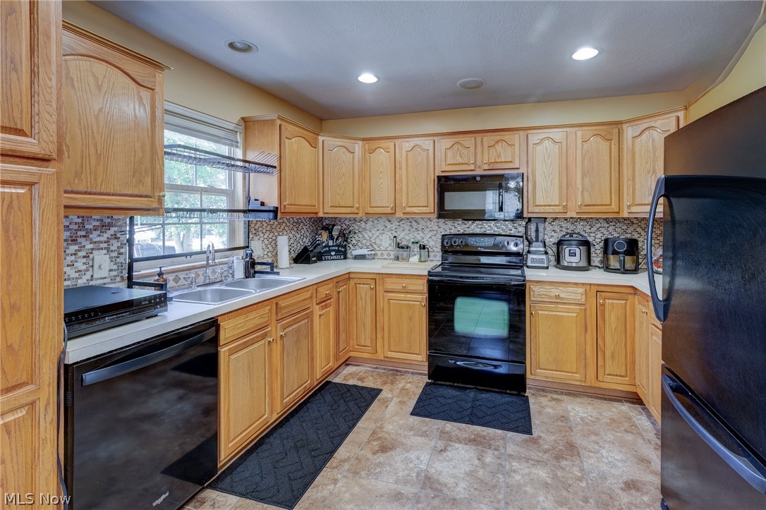 6107 Sky Ridge Avenue NE Louisville OH 44641