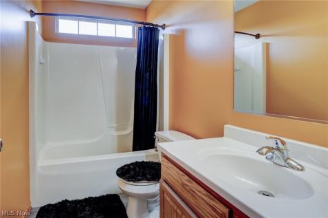 6107 Sky Ridge Avenue NE Louisville OH 44641