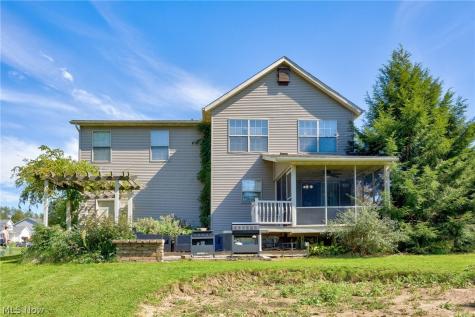 6107 Sky Ridge Avenue NE Louisville OH 44641