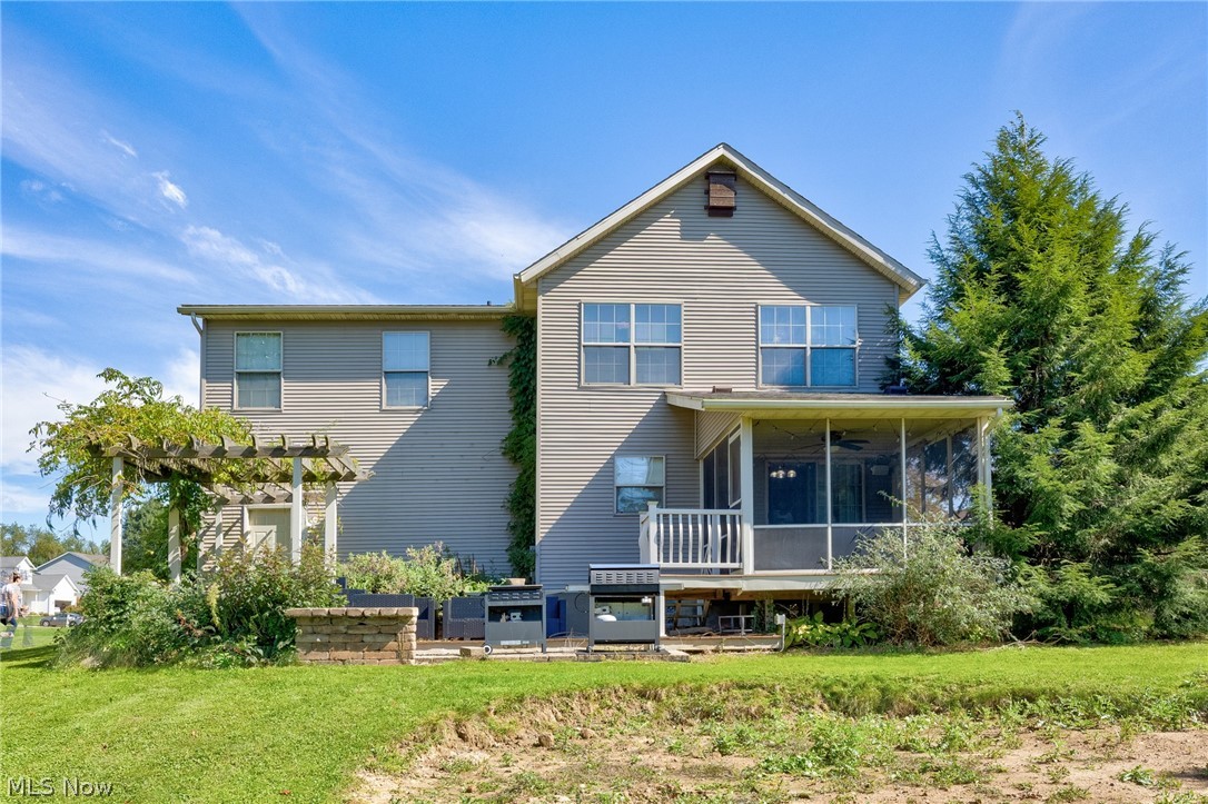 6107 Sky Ridge Avenue NE Louisville OH 44641