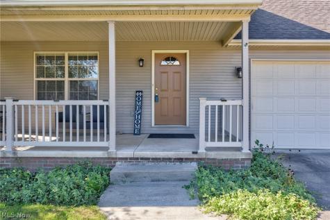 6107 Sky Ridge Avenue NE Louisville OH 44641