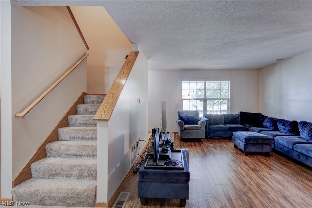 6107 Sky Ridge Avenue NE Louisville OH 44641