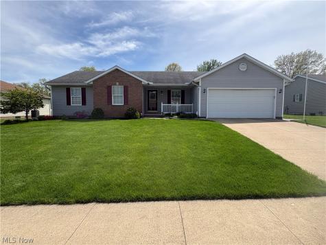 4825 Woodstone Avenue NW Canton OH 44647